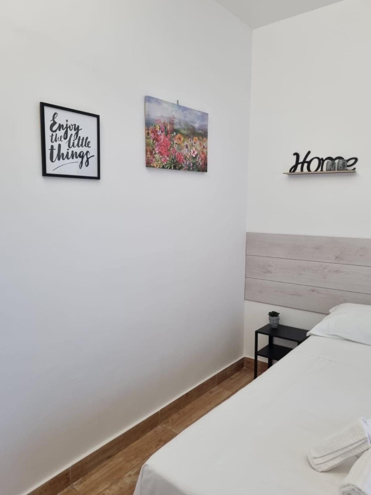 City House & Free Parking By Perry-Holiday ปาแลร์โม ภายนอก รูปภาพ